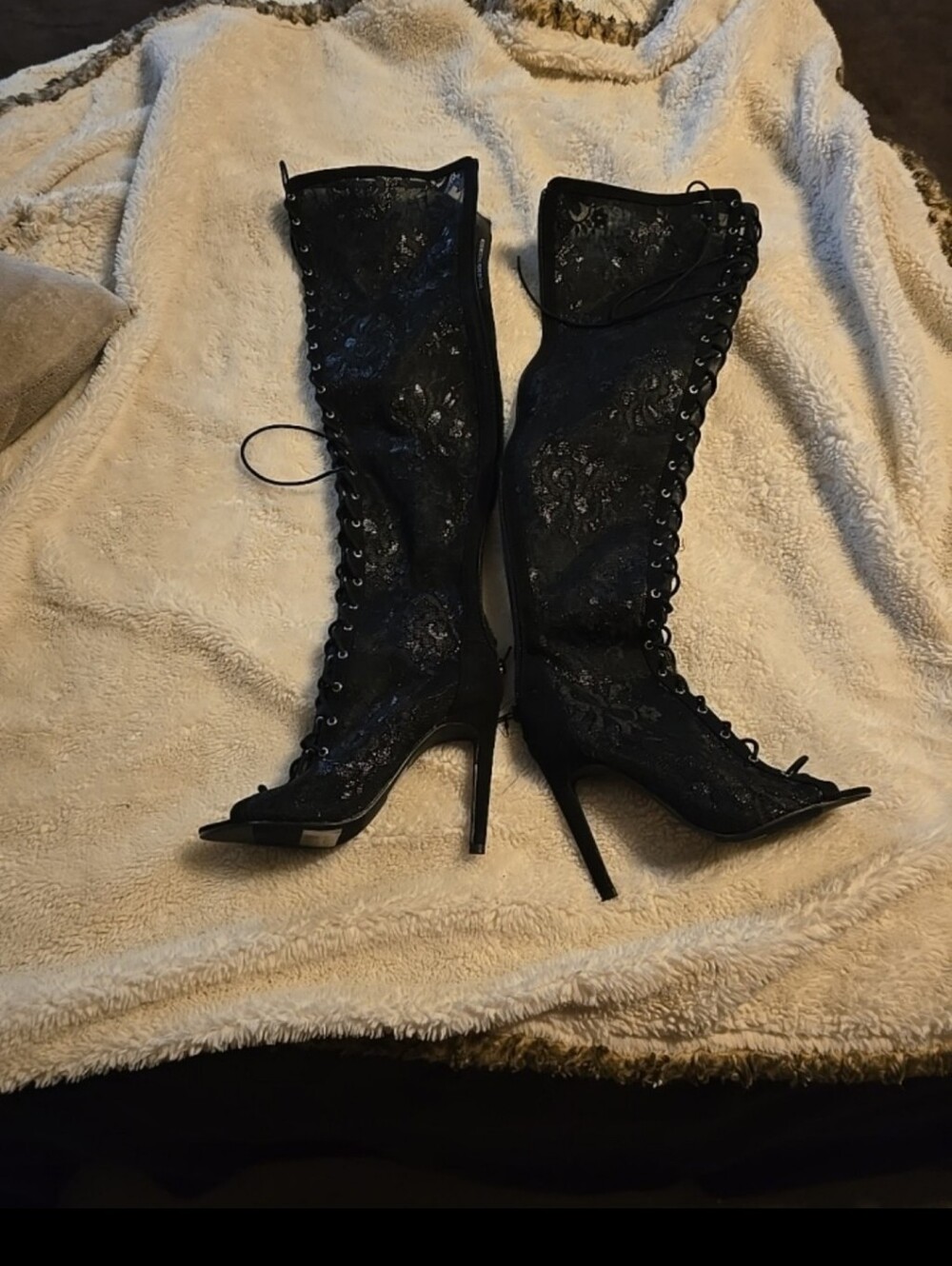 060826 Black Gorgeous Floral Lace Knee High Pleasure Stiletto Boots Size 7 box 2